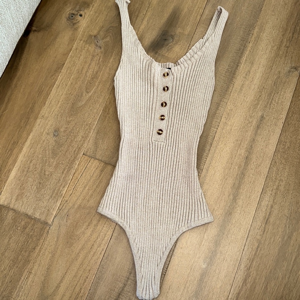 Stretchy knit body suit miss guided size US 4 oatmeal color